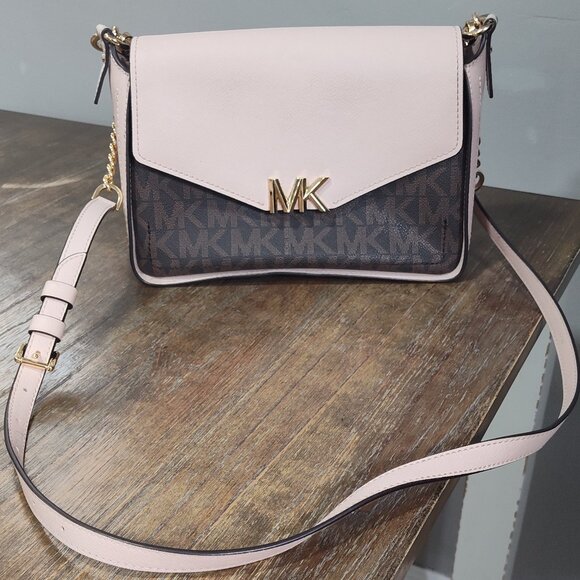 Michael Kors Crossbody Purse - Picture 1 of 2